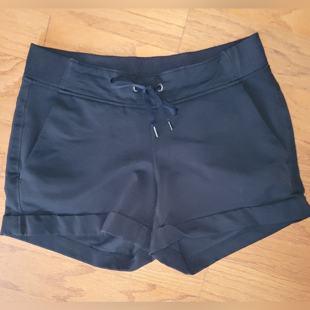 Athleta Black Athletic Shorts. Cuffed, Drawstring, 4 Pockets, Size 4